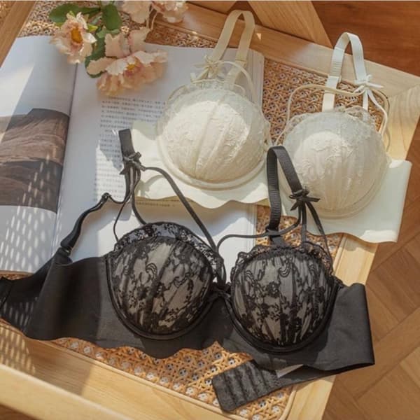 Langaton rintaliivi Bralette MUSTA 38/85AB Black 38/85AB