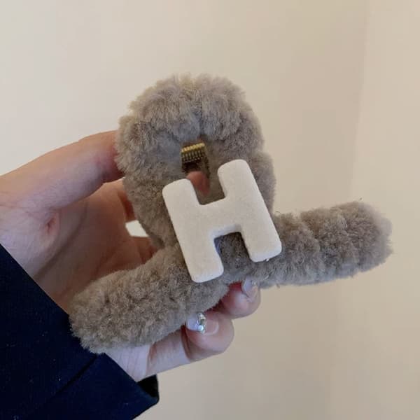 Muhkeat hiusklipsit 1 1 1