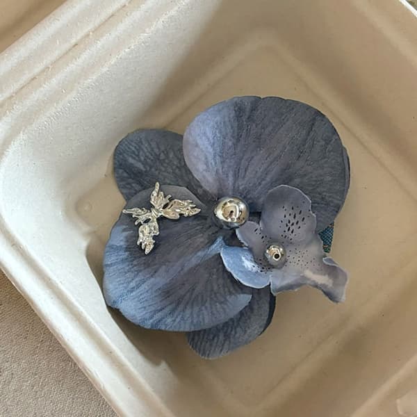 Perhosorkidea-hiusneula, Phalaenopsis-kukka-hiusneula