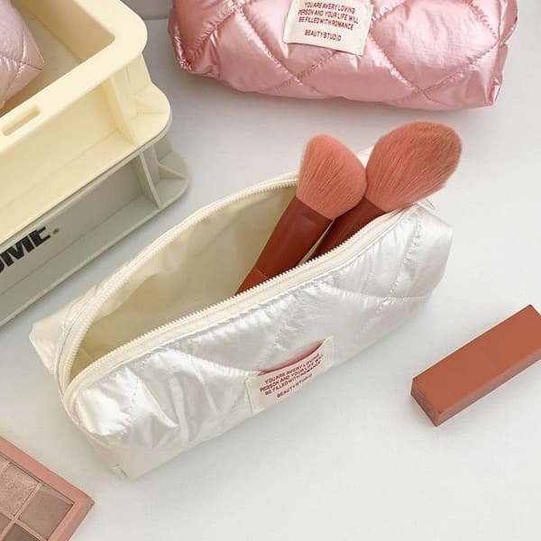 Pencilveske med glidelås HVIT White