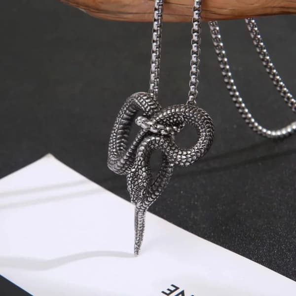Riipuskaulakorut Choker
