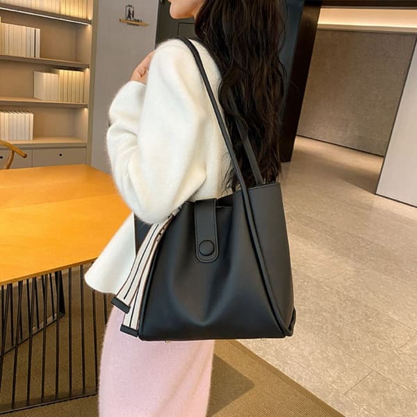 Skuldertaske Underarms taske SORT Black