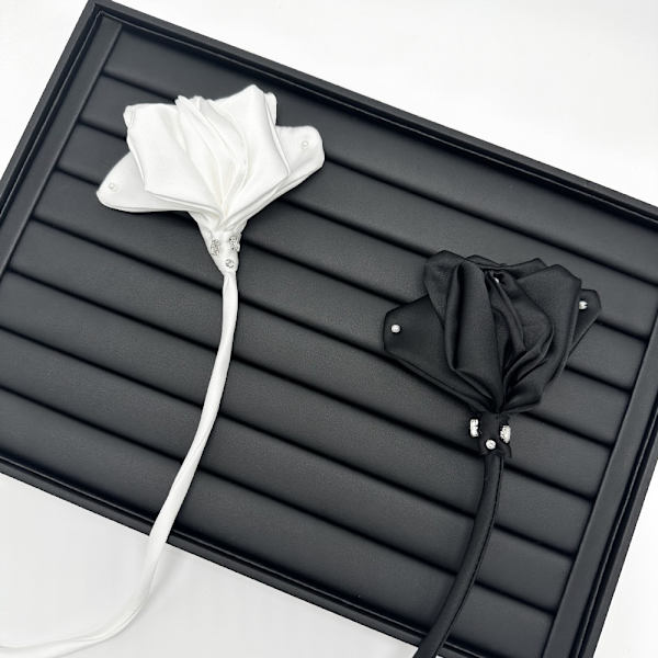 Klesblomsttilbehør Brystblomst MEDIUM SVART MEDIUM Medium Black