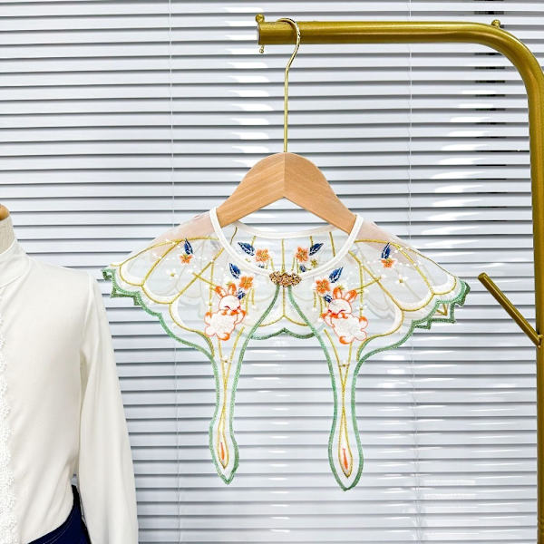 Rabbit Embroidery Lasten kaulus Hanfu Cloud Olkapää