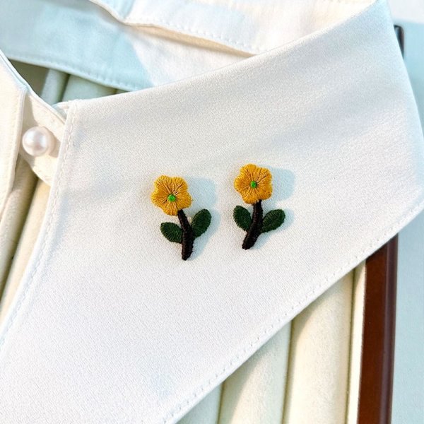 10 stk/parti Broderimærkat med lille blomsterlapp 3 3 3
