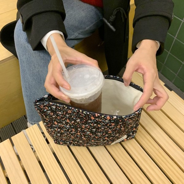Matkailutarvikekassi Kosmetiikkalaukku A A A