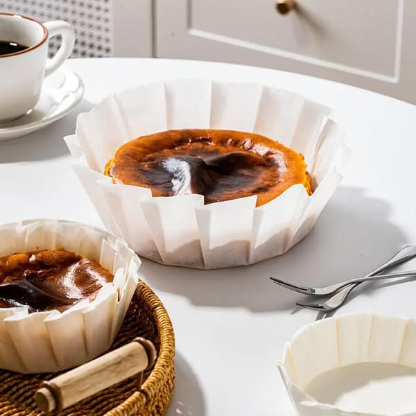 100 STK Ikke-foldbare Non-stick Olietætte Kagepapirbakker Bage- og Serveringsfad 4 tommer