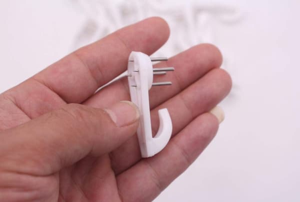 [LCS] 20pcs White Powerful Concrete Hard Wall Drywall Hooks Traceless Hanging Hook Traceless Nail Plastic Wall Hook 5cm