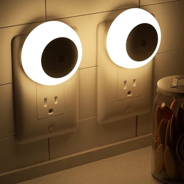 Nattlampe med sensor, 2-pakning, varmhvit LED-nattlampe for babyrom, barnerom, soverom, dag- og nattsensor