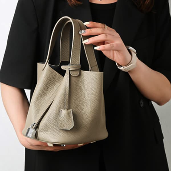 Luxury Bucket Bag with Lock, Genuine Leather Handbag with Secure Lock Design and Spacious Interior, Premium Material Bag Elephant Grey Elephant Grey