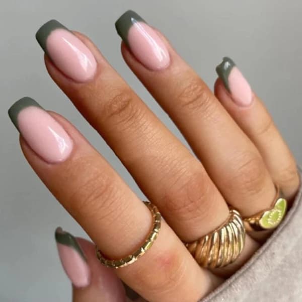 Square False Nails, Medium, Acrylic, Full Coverage, for Women and Girls, 24 Pcs (Green)