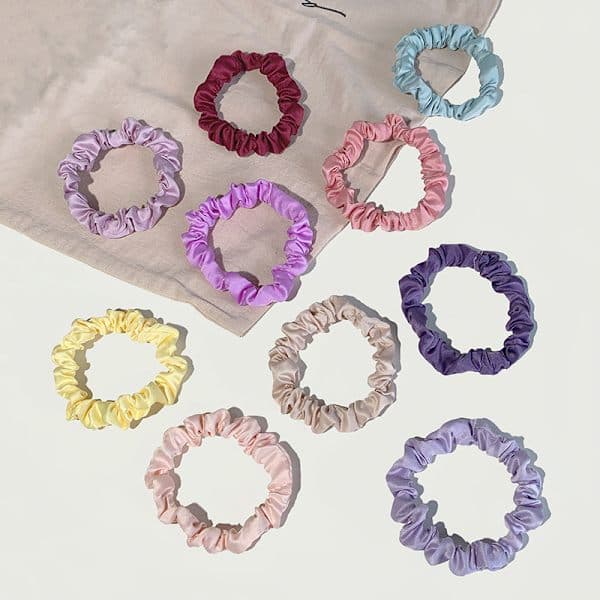 Liten sömlös scrunchie i satin, ny elegant scrunchie i satin, mångsidig håraccessoar för kvinnor