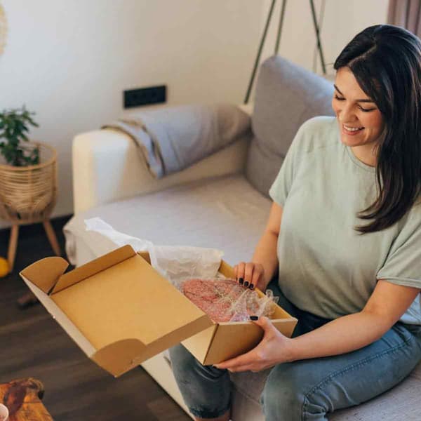 Lightweight Yet Sturdy Packaging Boxes, Easy-Assemble Corrugated Cardboard Boxes Without Glue or Tape, Flat Pack Stackable Carton