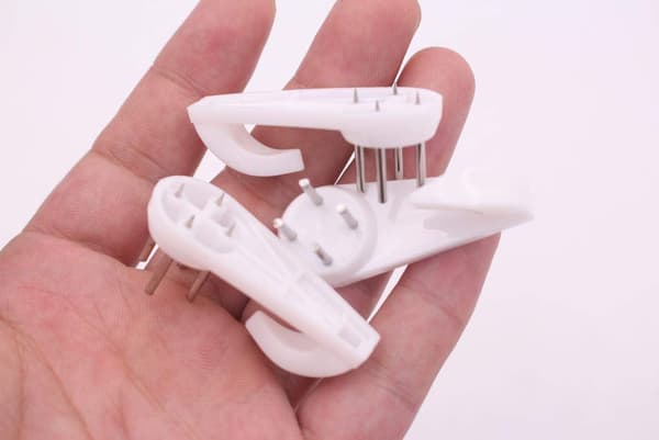 [LCS] 20pcs White Powerful Concrete Hard Wall Drywall Hooks Traceless Hanging Hook Traceless Nail Plastic Wall Hook 5cm