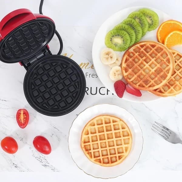 Mini Waffle Maker, EU 4-inch Waffle Iron with Compact Design, Easy to Clean, Non-stick Surface, Perfect for Breakfast, Dessert, Sandwich Black