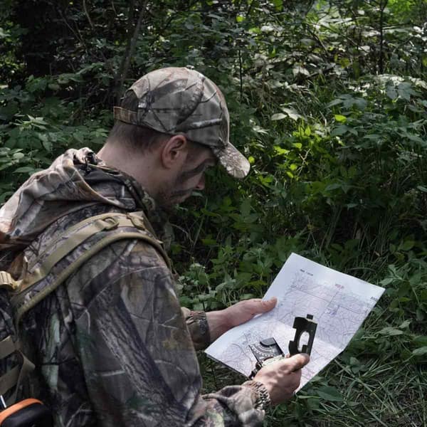 Military Compass with Lens Sighting, Waterproof Luminous Navigation Compass for Outdoor Exploration, High-Precision Survival Tool with