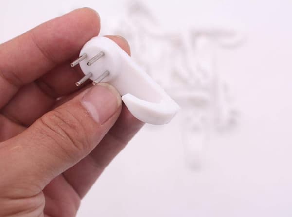 [LCS] 20pcs White Powerful Concrete Hard Wall Drywall Hooks Traceless Hanging Hook Traceless Nail Plastic Wall Hook 5cm