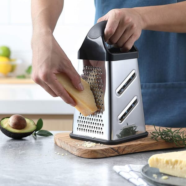 Cheese Grater with Container, 4-Sided Stainless Steel Grater with Y-Peeler with Handle and Storage Container for Cheese, Ginger, Lemon, Nutmeg