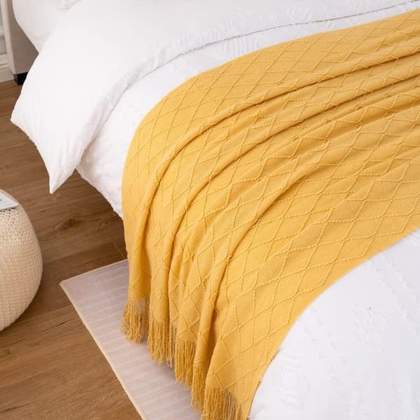 Yellow Throw Blanket Diamond Pattern Indoor Outdoor 127x152 cm Soft Lightweight Knitted Blanket