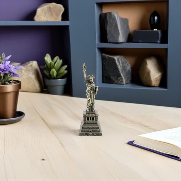 Frihetsgudinnen Ornament Metallskulptur Lett Kompakt Skrivebordsdekorasjon