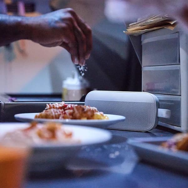 Bose SoundLink Flex Bærbar Bluetooth Vandtæt Højttaler Stone Audio Blå/Sort/Hvid