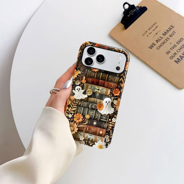 til iPhone 17 Pro Max - Slankt Anti-ridse Mobilcover til Piger Kvinder - Søde Spøgelser Bogreol Efterårsblomster (Blank)