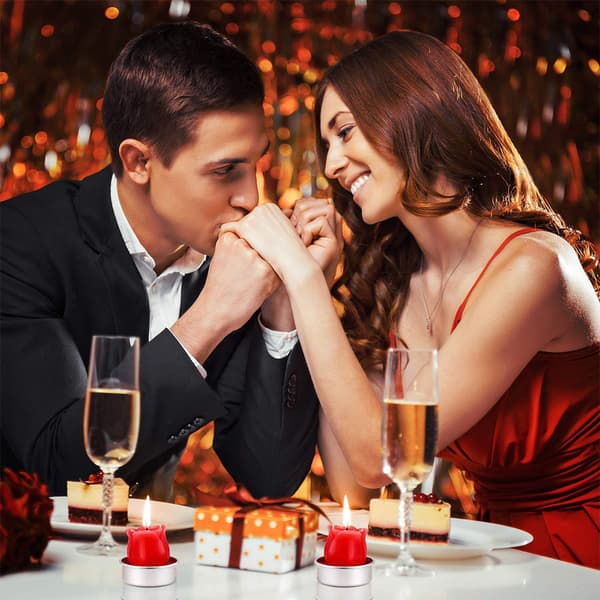 Low-Value Candles, Decorative Red Rose-Shaped Scented Candles for Wedding Decorations and Romantic Settings