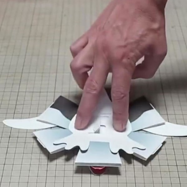 Gjør-det-selv-papir utklippsbok dekorasjonspapir Haruki Nakamura papirleker Dyre-origami Kirigami-bretting Oppdag søte leker Brown