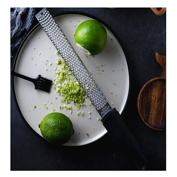 Citron Zester Rivjern Mikro Rivning Værktøj til Zesting Køkken Gadget til Fint Rivning Chokolade og Mere, Rustfrit Stål, Sort