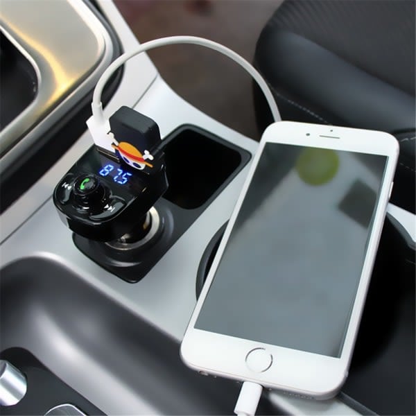 FM-lähetin Langaton Bluetooth Auton USB-laturi Musiikkisoitin