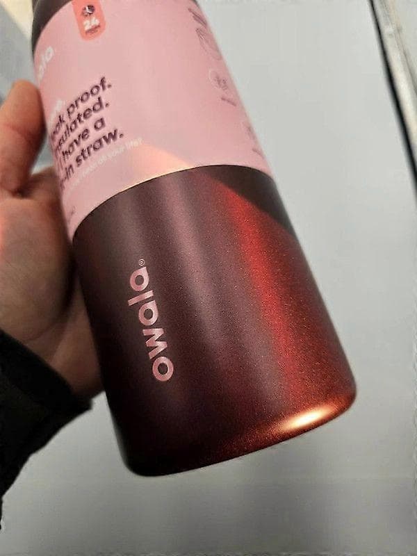 Owala Freesip 24oz vandflaske i rustfrit stål, sort kirsebær B