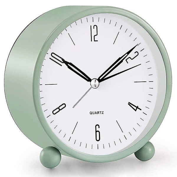 Analog väckarklocka, 4 tum super tyst icke tickande liten klocka med nattlampa, batteridriven, enkel design, för sovrum, sängbord, skrivbord Green 4.69 x 4.61 x 2.28 Inch