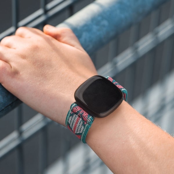 Joustava kudottu lenkkiremmi Fitbit Versa 3 2:lle, Versa Lite -remmi, säädettävä nylonurheilukelloremmi Fitbit Sense -kellolle Bohemian Green For Fitbit sense