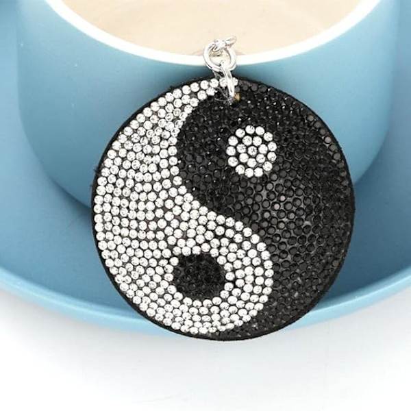 Yin Yang Taichi Symboler Nyckelring 2st Nyckelring Kristall Tofs Guld Färg Prydnad för Väskor Bilnyckelhänge Unisex