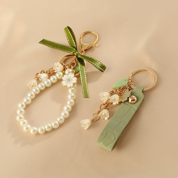 2 Pcs Lily of the Valley Flower Keychain, Ladies Leather Key Chains Key Ring for Car Keys Cute Wallet Key Ring