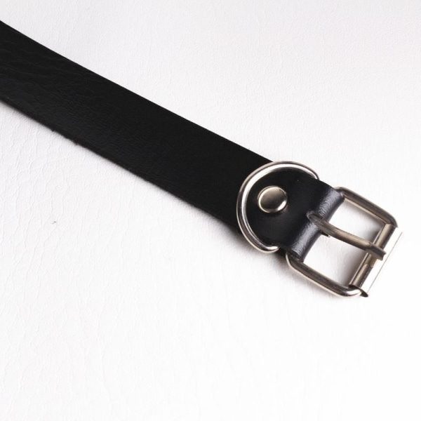 Halsband i svart PU-läder med choker och hjärta