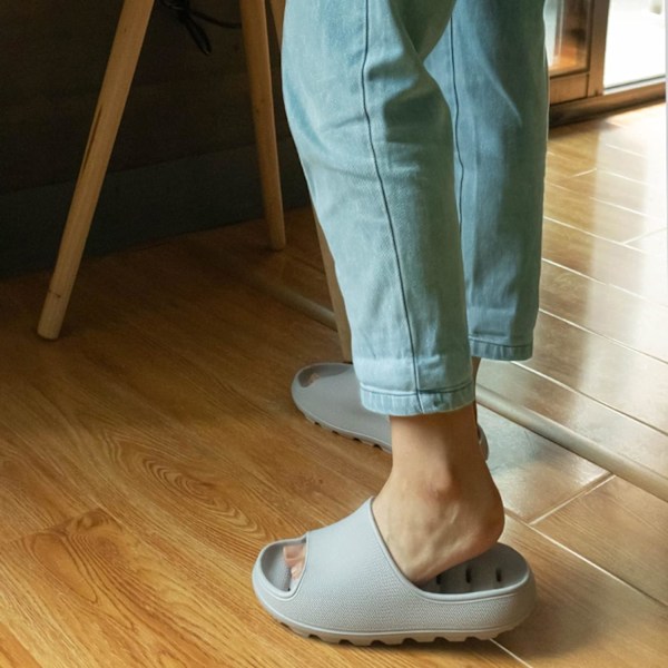 Strand- och poolskor halkfria duschslippers 4,5 cm tjock EVA-sula med dräneringshål inomhus husslippers mjuka （ROSA)