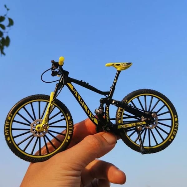 Mini Downhill Mountainbike Legetøj Legering Trykstøbt BMX Finger Cykelmodel til Samlinger (Sort/Grøn)