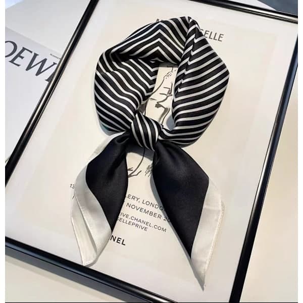 Tørklæde kompatibelt med kvinder, silke, lyse farver Striber - sort Stripes - black