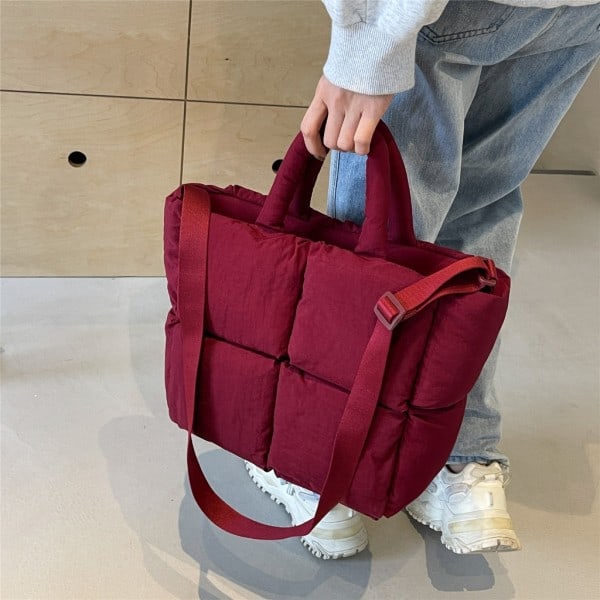 Stor håndveske i quiltet design, skulderveske. Hold orden enkelt for kvinner Burgundy