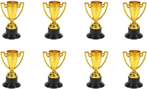 24 st Mini Guldpris Trofé Mini Guldtroféer Små Pris Trofé Koppar för Barn Troféer Bulk Priser Mini Troféer för Barn Skolbelöningar