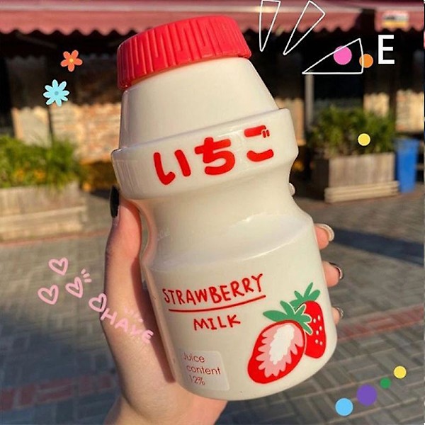 480ml Muovinen Vesipullo Juomapullo Söpö Kawaii Maitosheikkeripullo strawberry