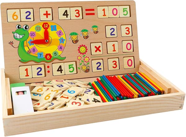 Puiset matematiikkalelut, oppimislaatikko, numeropeli, liitutaululla