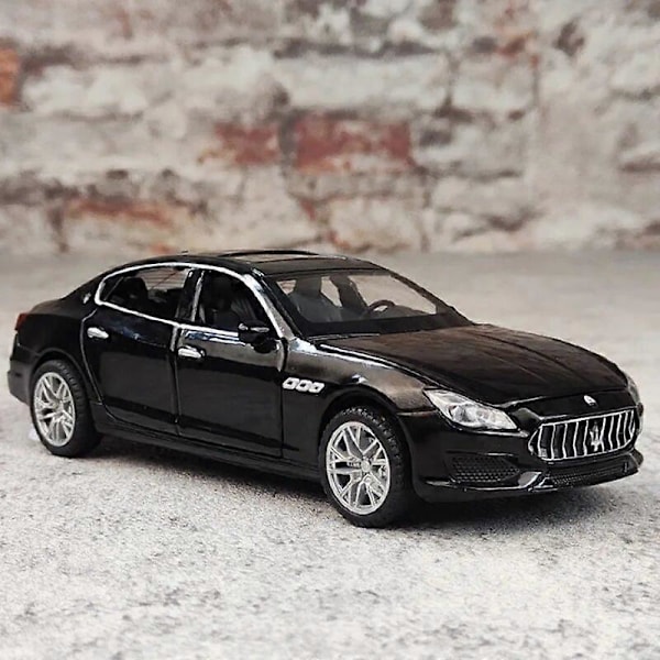 1:32 Maserati Quattroporte Coupe -metallimalli diecast-automalli, leluauto, simuloitu ääni ja valo, kokoelma, lapsille lahjaksi Black