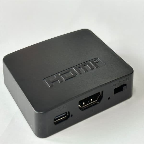 INF 4K HDMI splitter 1 ind / 2 ud Sort Sort