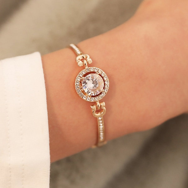 Dam Armband Koreansk Stil Mode Dam Enkla Temperament Alla Match Blinkande Tillbehör KC Guld