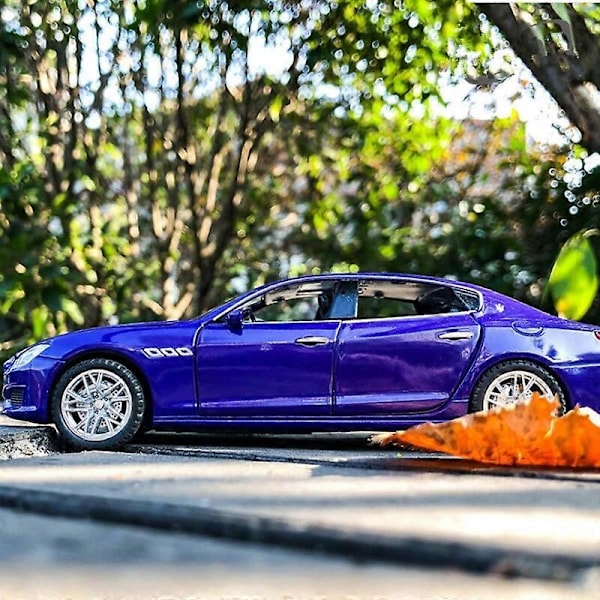 1:32 Maserati Quattroporte Coupe -metallimalli diecast-automalli, leluauto, simuloitu ääni ja valo, kokoelma, lapsille lahjaksi Black