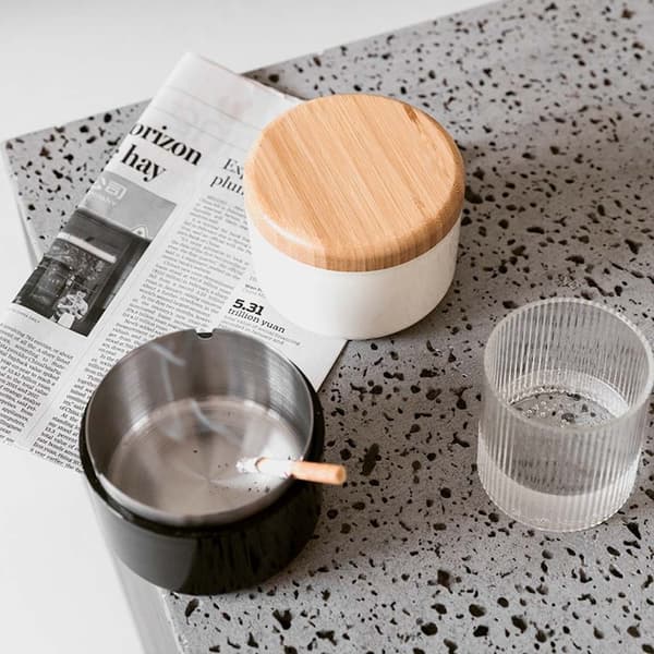 Nordisk stil askfat med lock - Rostfritt stål & bambu, vindtätt & rökfritt vitt 357 White