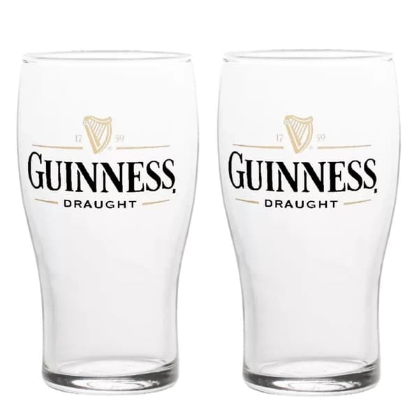 2 Guinness-tuoppilasia