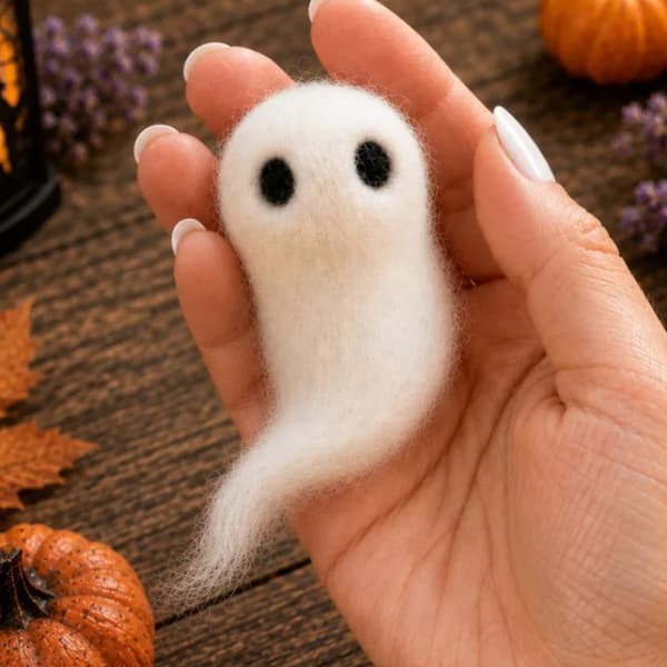 Adoptera en liten spökpresentförpackning, söt nyhetsförpackning för små presenter och Halloween